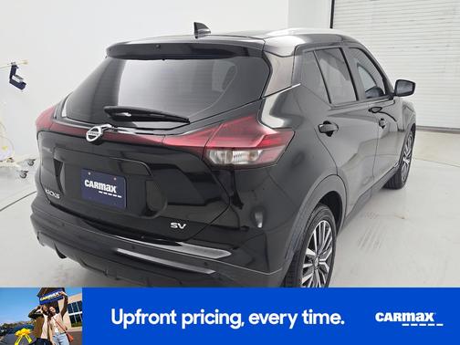 Black 2021 Nissan Kicks SV