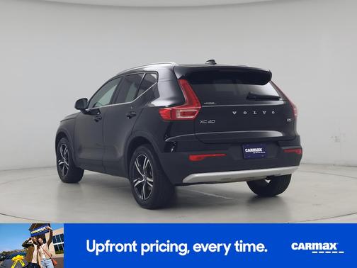 2025 Volvo XC40 B5 Core Bright Theme