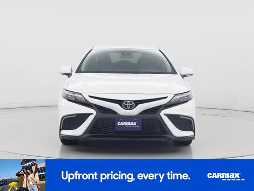 White 2024 Toyota Camry SE