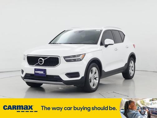 2020 Volvo XC40 T5 Momentum