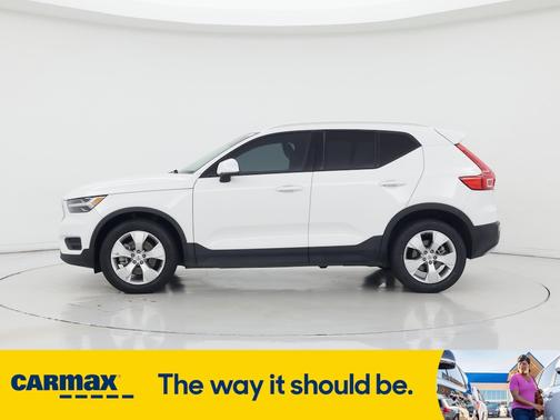 2020 Volvo XC40 T5 Momentum