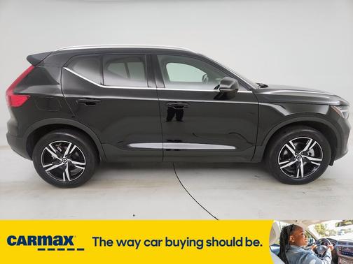 2025 Volvo XC40 B5 Core Bright Theme