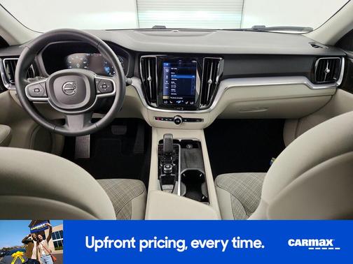 2022 Volvo S60 B5 Momentum