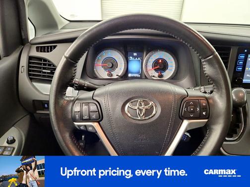 Silver 2015 Toyota Sienna SE Premium