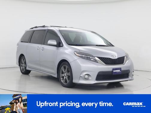 Silver 2015 Toyota Sienna SE Premium