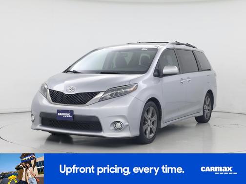 Silver 2015 Toyota Sienna SE Premium