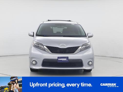 Silver 2015 Toyota Sienna SE Premium