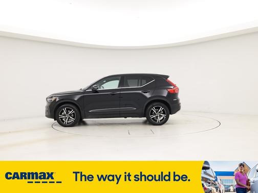 2025 Volvo XC40 B5 Core Bright Theme
