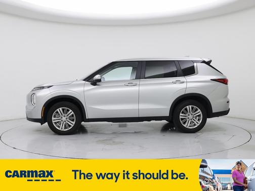 2024 Mitsubishi Outlander ES