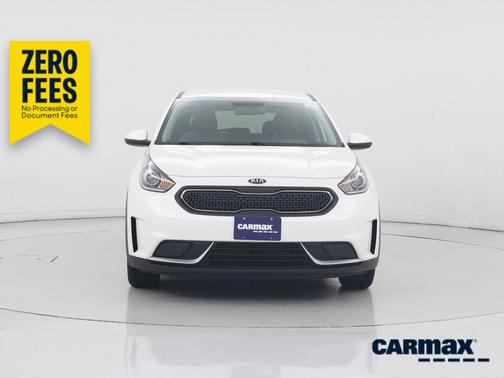 White 2018 Kia Niro FE