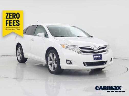 White 2015 Toyota Venza XLE