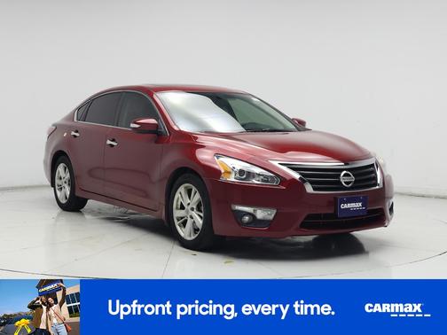 Red 2015 Nissan Altima SV