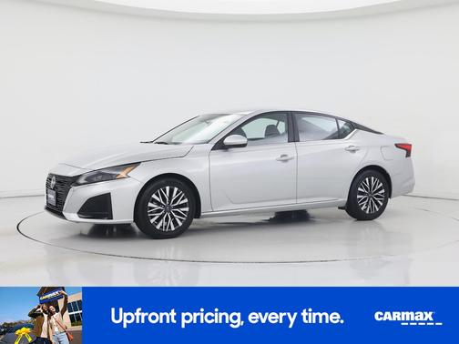 Silver 2023 Nissan Altima SV