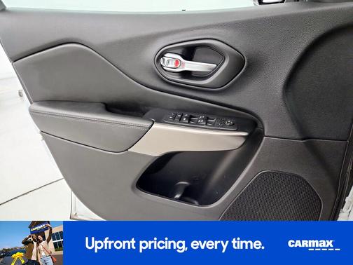 White 2020 Jeep Cherokee Latitude