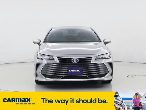 2019 Toyota Avalon Hybrid XLE