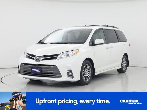 2018 Toyota Sienna XLE