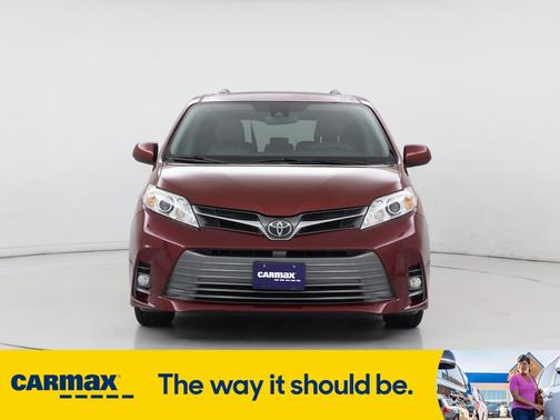2018 Toyota Sienna XLE