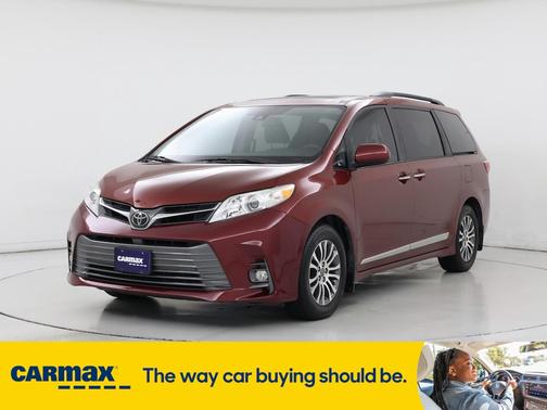 2018 Toyota Sienna XLE