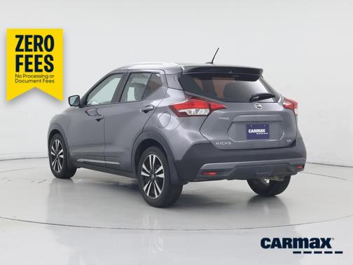 Gray 2019 Nissan Kicks SR