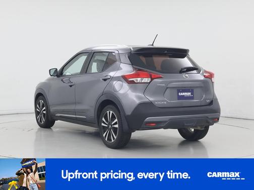 Gray 2019 Nissan Kicks SR