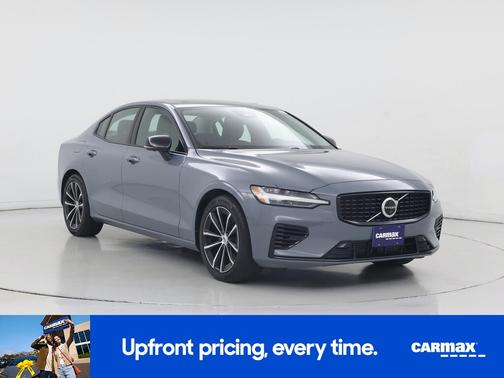 Gray 2023 Volvo S60 Recharge Plug-In Hybrid T8 Plus Dark Theme
