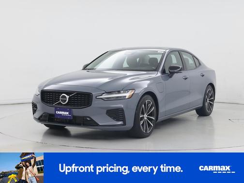 Gray 2023 Volvo S60 Recharge Plug-In Hybrid T8 Plus Dark Theme