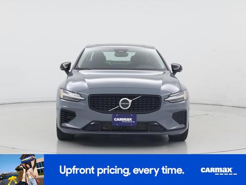 Gray 2023 Volvo S60 Recharge Plug-In Hybrid T8 Plus Dark Theme