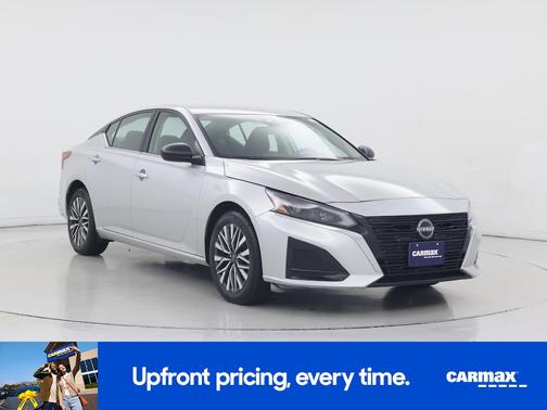 Silver 2024 Nissan Altima SV