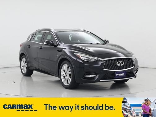 2017 INFINITI QX30 Premium