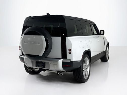 2024 Land Rover Defender P500 SE