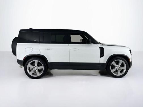2024 Land Rover Defender P500 SE
