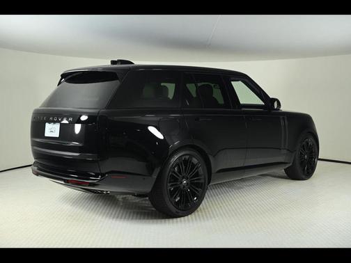 2025 Land Rover Range Rover P530 SE