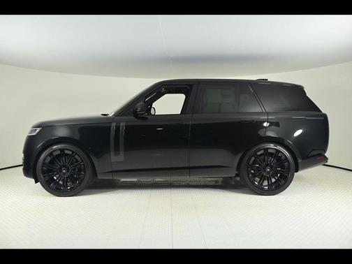 2025 Land Rover Range Rover P530 SE