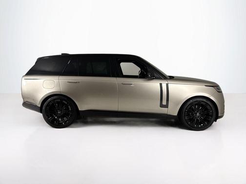 2025 Land Rover Range Rover P400 SE 7 Seat