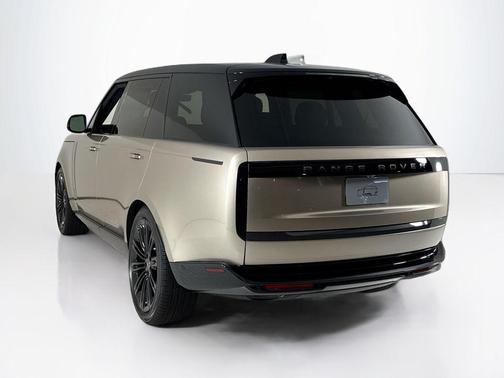 2025 Land Rover Range Rover P400 SE 7 Seat
