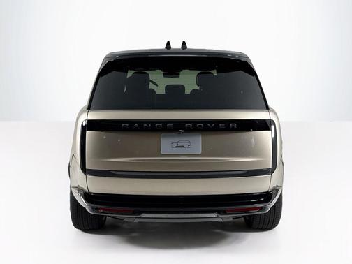 2025 Land Rover Range Rover P400 SE 7 Seat