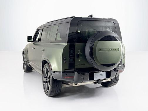 2026 Land Rover Defender 110 X-Dynamic SE