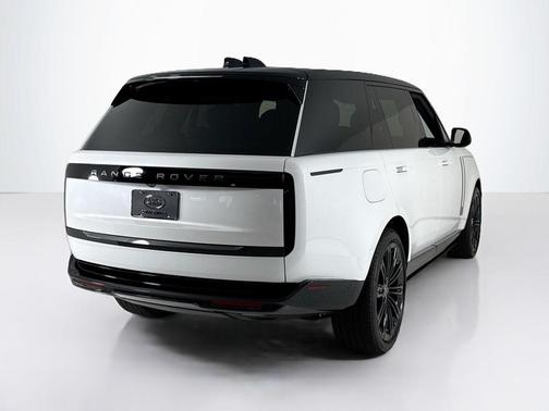 2025 Land Rover Range Rover P400 SE 7 Seat