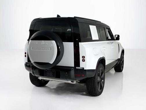 2025 Land Rover Defender P400 X-Dynamic SE