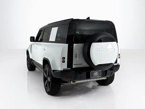 2025 Land Rover Defender P400 X-Dynamic SE