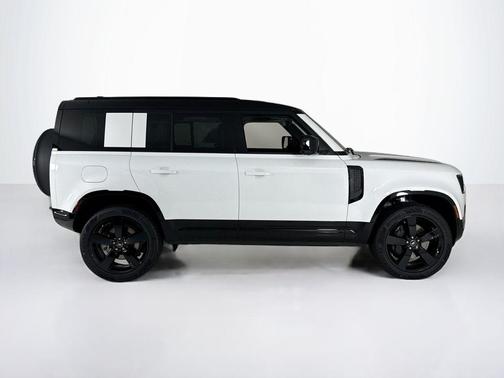 2025 Land Rover Defender P400 X-Dynamic SE