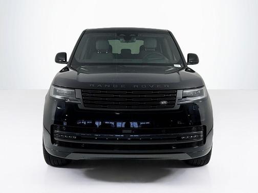 2025 Land Rover Range Rover P550e SE