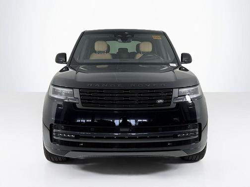 2025 Land Rover Range Rover P550e SE