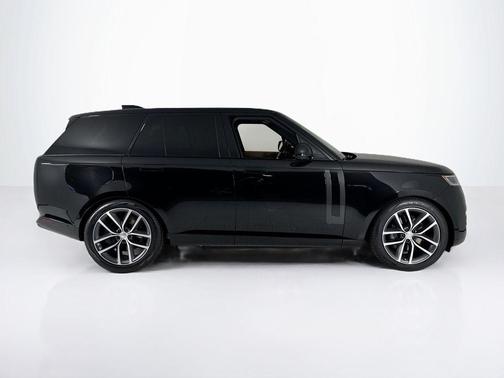 2025 Land Rover Range Rover P550e SE
