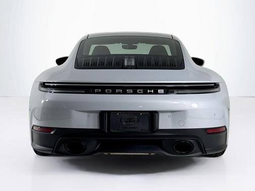 2025 Porsche 911 Carrera