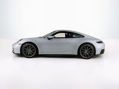 2025 Porsche 911 Carrera