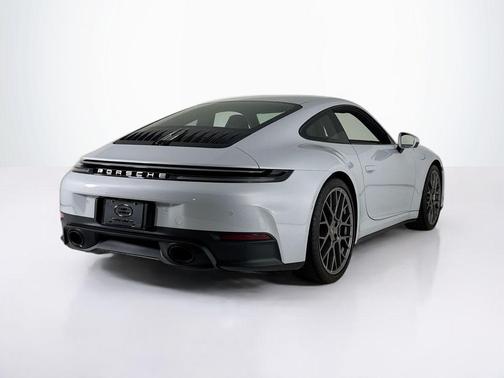 2025 Porsche 911 Carrera