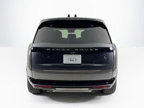 2026 Land Rover Range Rover P530 SE 7 Seat