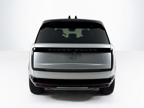 2025 Land Rover Range Rover P400 SE 7 Seat