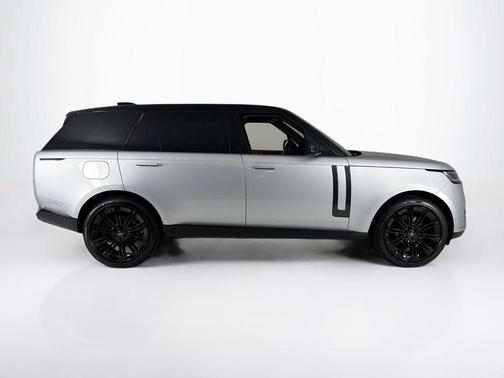 2025 Land Rover Range Rover P400 SE 7 Seat